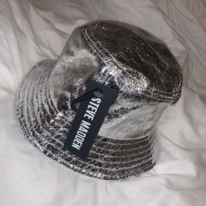 Steve Madden metallic bucket hat